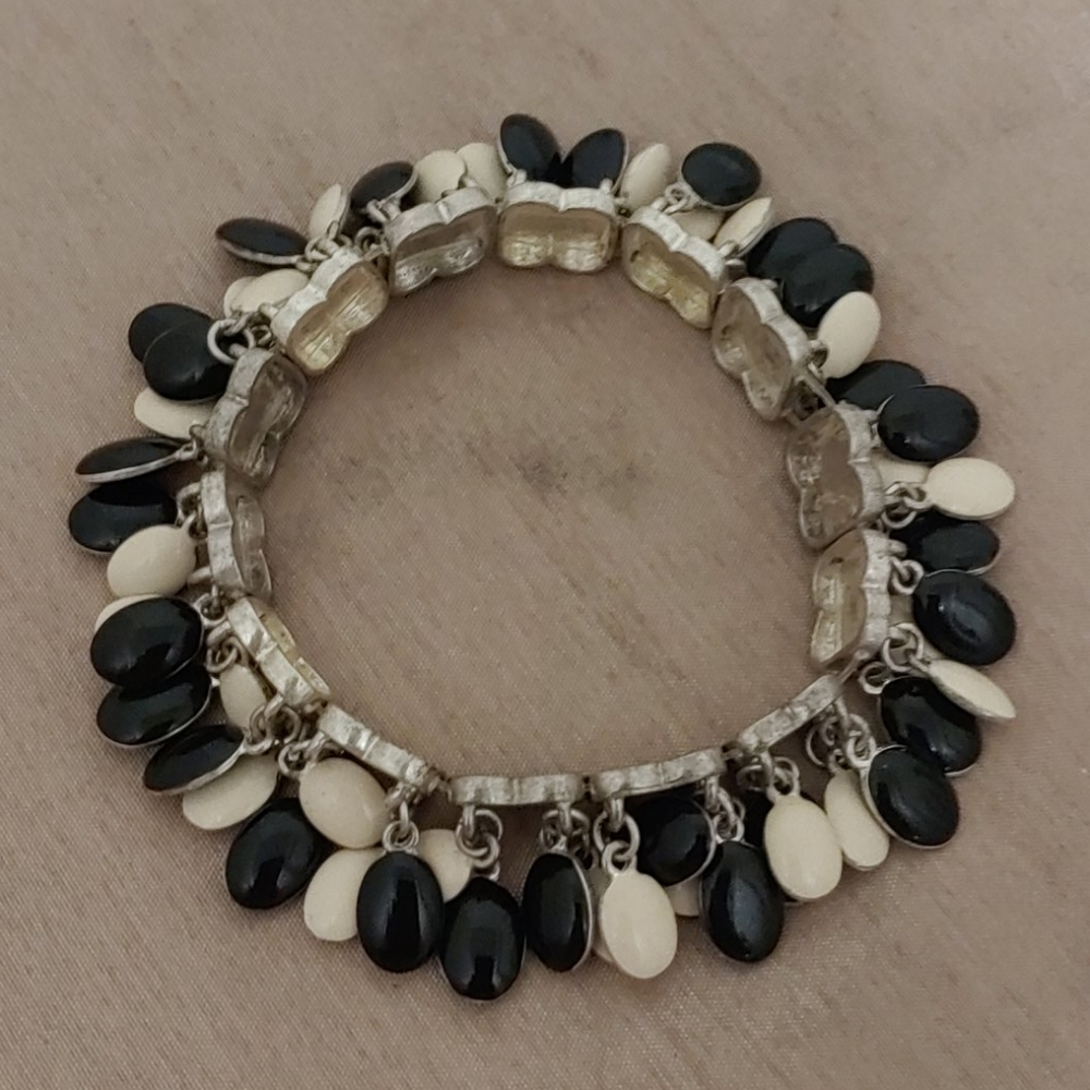 Vintage Bracelet! - Picture 2 of 7